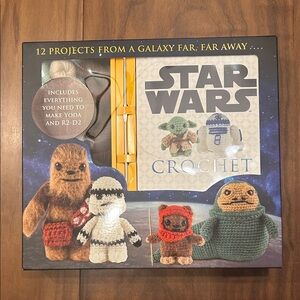 Star Wars Crochet Kit with Yoda and R2-D2